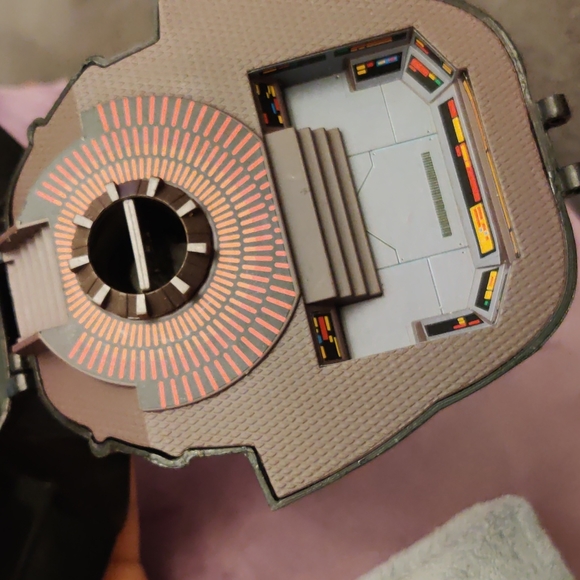 Star Wars Micro Machines Darth Vader/Bespin Transforming Head Playset - Picture 6 of 6